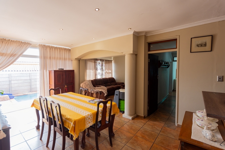 5 Bedroom Property for Sale in Vredenburg Western Cape